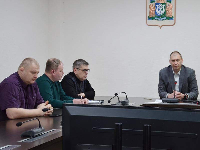Глава города Алексей Петриченко на странице в социальной сети рассказал о проводимых мероприятиях по уборке снега.