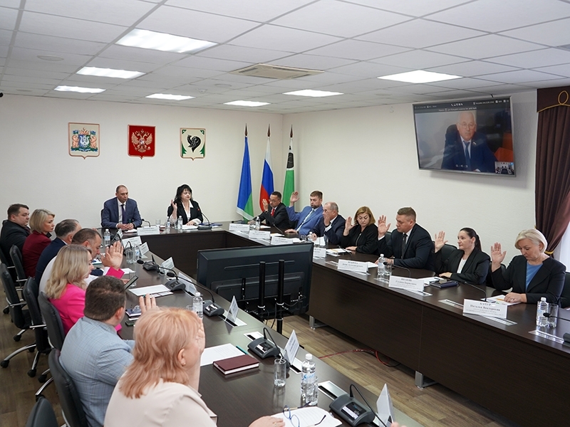 первое заседание Думы.